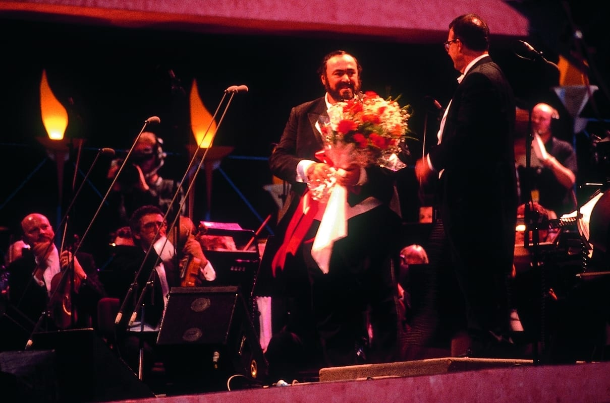 0711509-Pavarotti_02.jpg