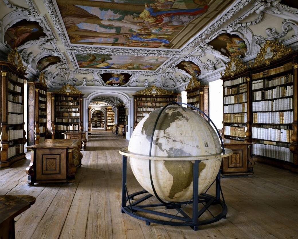 Biblioteca_dell_Abbazia_di_Kremsmunster_Austria_1994._Foto_di_Massimo_Listri.jpg