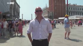 Bezos a Venezia: un sosia si fa le foto con i fan