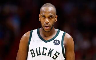 MIAMI, FLORIDA - DECEMBER 08: Khris Middleton #22 of the Milwaukee Bucks in action against the Miami Heat during the second half at FTX Arena on December 08, 2021 in Miami, Florida. NOTE TO USER: User expressly acknowledges and agrees that, by downloading and or using this photograph, User is consenting to the terms and conditions of the Getty Images License Agreement.  (Photo by Michael Reaves/Getty Images)