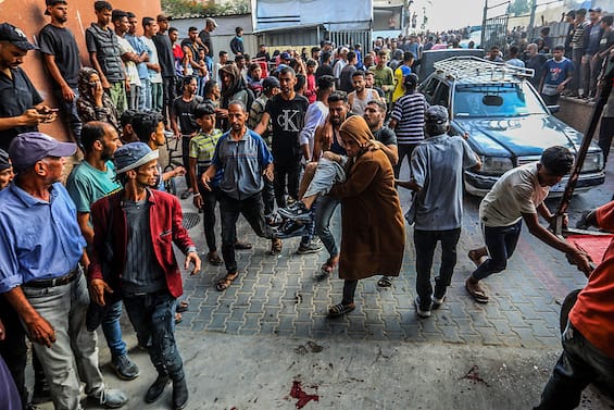 Gaza, Israele spara in area aiuti a Khan Younis: decine di vittime