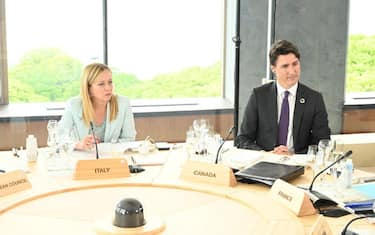 La presidente del Consiglio, Giorgia Meloni, e il primo ministro canadese Justin Trudeau al G7, Hiroshima, 19 maggio 2023. ANSA/UFFICIO STAMPA G7 SUMMIT +++ NO SALES, EDITORIAL USE ONLY +++ NPK +++