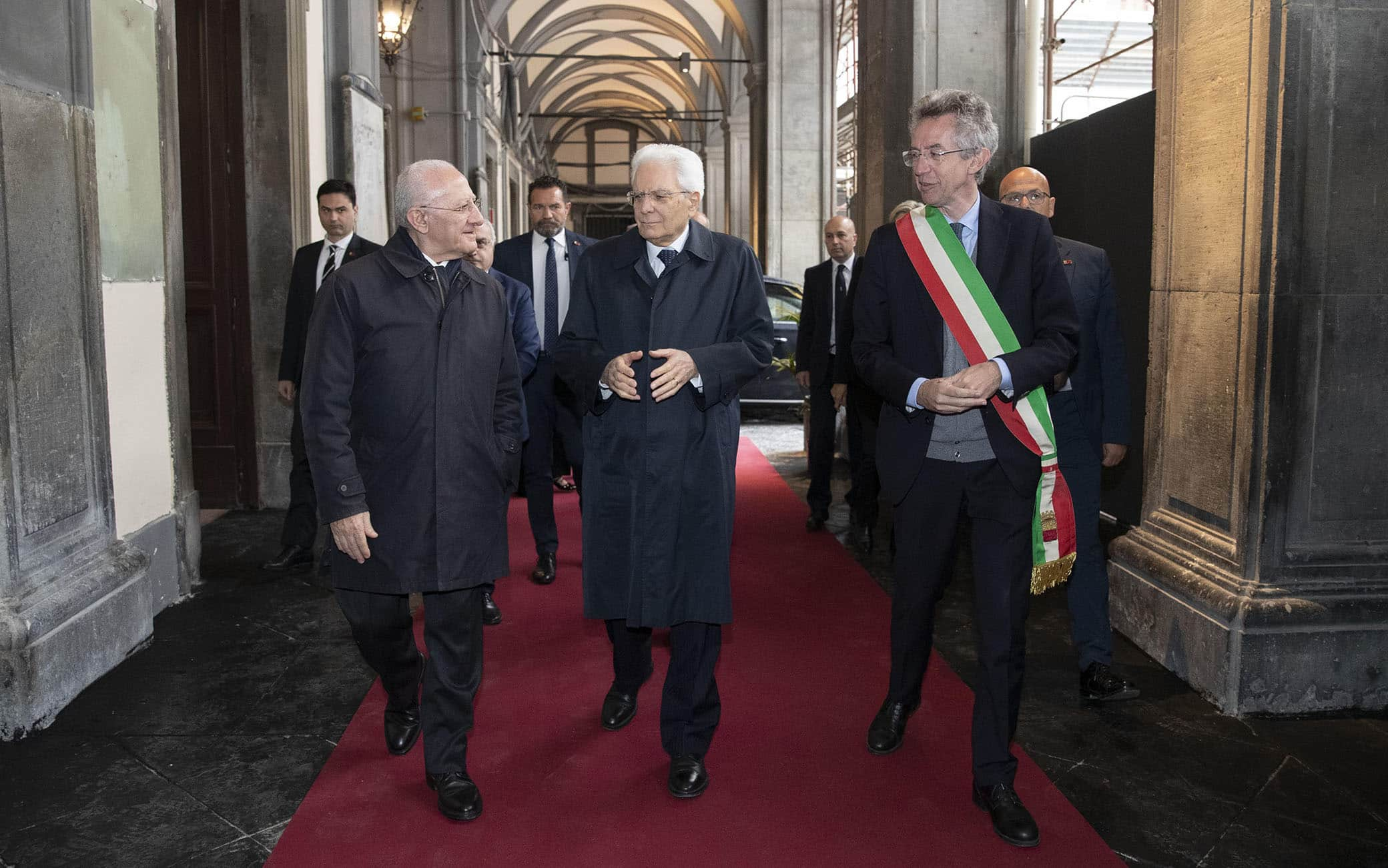 Il Presidente della Repubblica Sergio Mattarella a Napoli,Castel Capuano,accolto da Vincenzo De Luca, Presidente della Regione Campania,e da Gaetano Manfredi, Sindaco di Napoli,in occasione della cerimonia d’inaugurazione della terza sede della Scuola Superiore della Magistratura e di presentazione dell’anno formativo 2023, ANSA/US FRANCESCO AMMENDOLA