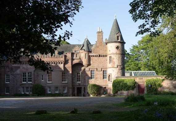  Hospitalfield House, facciata sud. Ph Caruso St John Architects - Ioana Marinescu