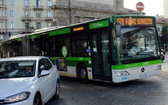 Milano, Sciopero ATM, linea Gialla del Metro Chiusa , disagio dei passeggeri (Milano - 2022-05-20, Maurizio Maule) p.s. la foto e' utilizzabile nel rispetto del contesto in cui e' stata scattata, e senza intento diffamatorio del decoro delle persone rappresentate