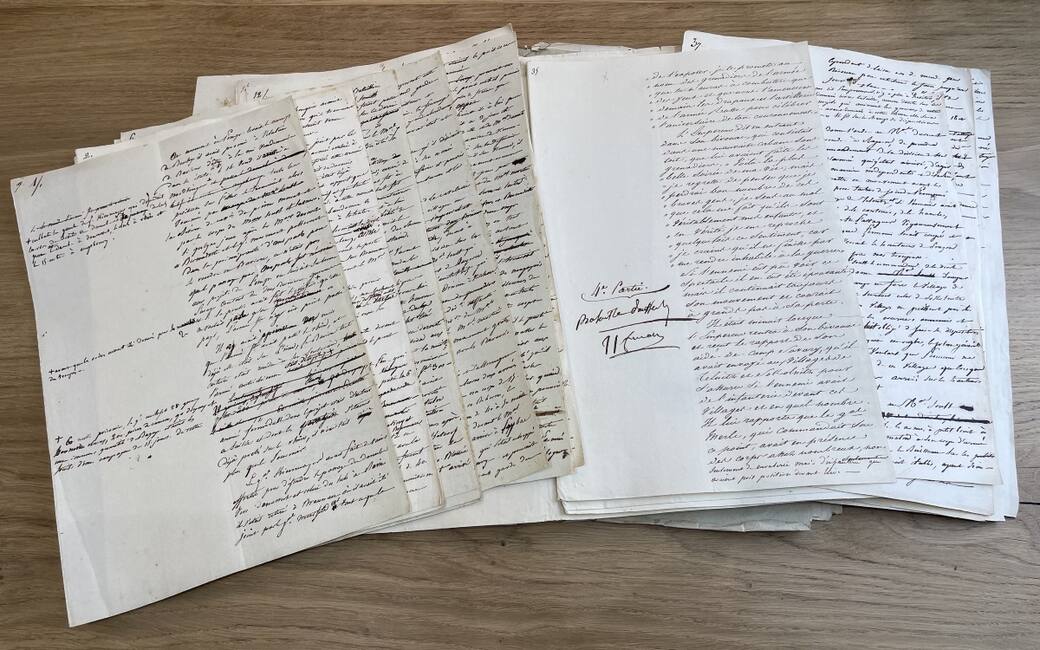 Manuscript_of_the_battle_of_Austerlitz_dictated_and_corrected_by_Napoléon._Credit_Arts_et_Autographes.jpg