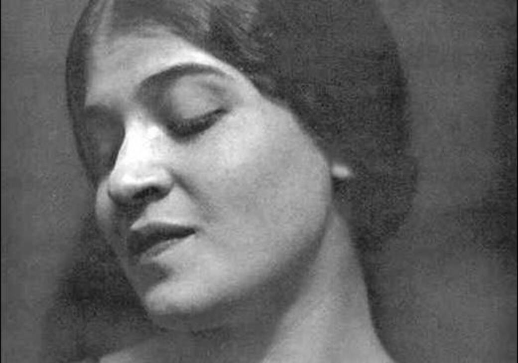 Edward_Weston_Portrait_of_Tina_Modotti_Mexico_1924_Mexico_City_Federal_district_SC.INAH.SINAFO.FN.jpg