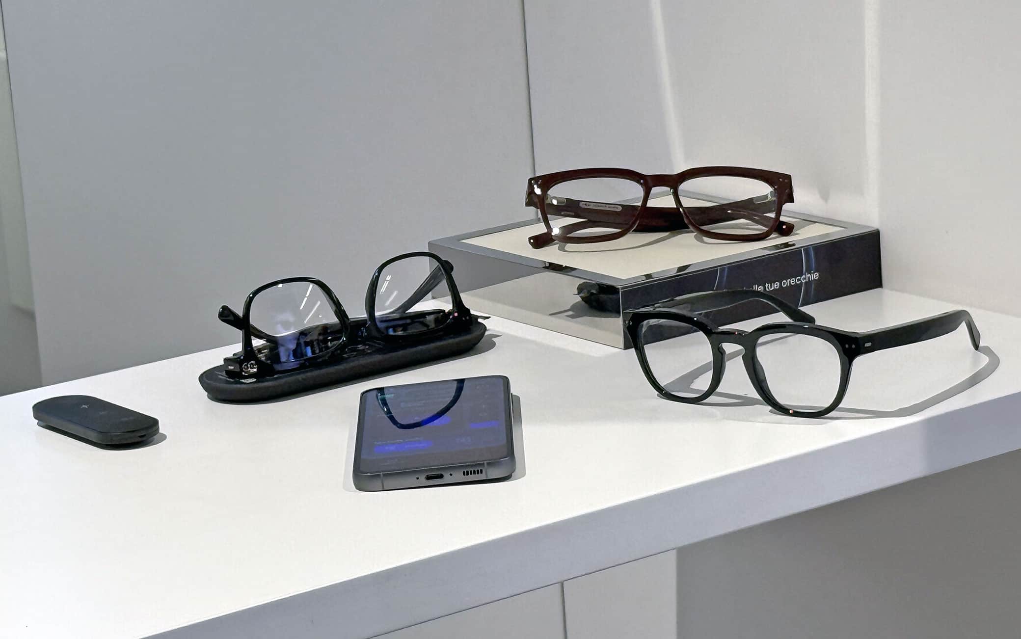 Tra gli accessori è possibile acquistare anche un telecomandino Tra gli accessori è possibile acquistare anche un telecomandino