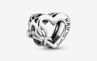 Charm Pandora