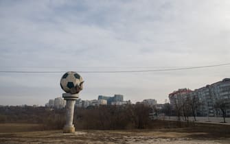 REMINISCENCE OF THE SOVIET UNION. Soviet-era sculpture of a football in front of the Communist-era circus building built in 1981 in the city of Chisinau Chisinau, capital of Moldova, March 2022. For Moldovans, watching Russia's invasion of neighbouring Ukraine brings back painful memories of the country's own conflict involving Moscow-backed separatists 30 years ago -- and is stirring fears that the country might become Russia's next target. Around 80 km (80 miles) to the east of Chisinau is the Russian-backed breakaway region of Transnistria, which seceded in 1990. Not recognised by the international community, Moscow still has a military base there as well as a stockpile of some 20,000 tonnes of munitions. Chisinau's longstanding demand for the troops to leave has been in vain. Photo by Nathan Laine/ABACAPRESS.COM