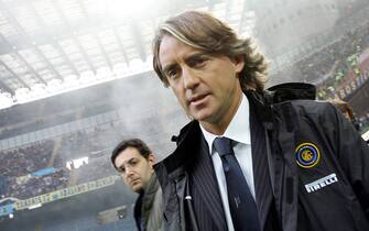 L'allenatore dell'Inter Roberto Mancini durante il match di Serie A contro la Reggina il 19 novembre 2006.
ANSA/DANIEL DAL ZENNARO 