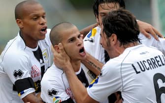 PARMA, ITALY - SEPTEMBER 18:  Sebastian Giovinco of Parma FC celebrates scoring the second goal during the Serie A match between Parma FC and AC Chievo Verona at Stadio Ennio Tardini on September 18, 2011 in Parma, Italy.  (Photo by Claudio Villa/Getty Images)