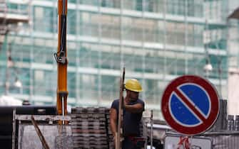 Foto Cecilia Fabiano/ LaPresse 
10 Novembre   2021 Roma (Italia)
Cronaca  : 
Superbonus per la ristrutturazione edilizia in manovra 
Nella Foto : un cantiere edilizio sal centro di Roma 
Photo Cecilia Fabiano/ LaPresse
November 10, 2021  Rome (Italy) 
News : 
economic maneuver for the building trade
In the Pic : building site