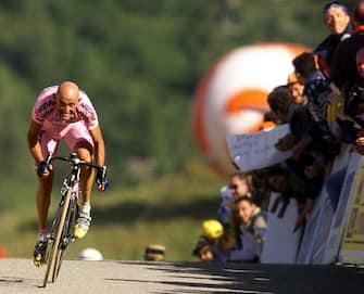 16 Jul 2000:  Marco Pantani of Italy and the Mercatone-Uno team climbs to the finish to win Stage 15 between Briancon-Courchevel during the 2000 Tour De France,  France. Mandatory Credit: Tom Able-Green/ALLSPORT