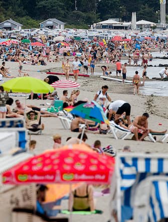 Full beaches in the holiday season
