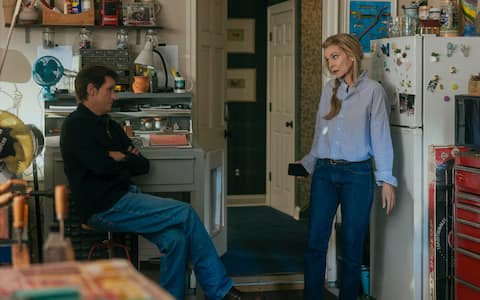 Denis Leary in una scena di OH. WHAT. FUN.