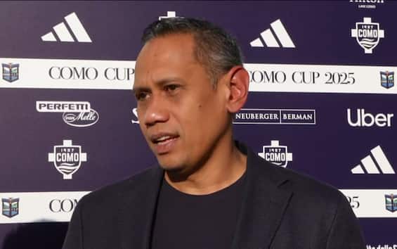 https://static.sky.it/editorialimages/880df31a3b1763723a83ce3c644b489b9ffff304/skysport/it/calcio/calciomercato/video/2025/07/27/presidente-como-calciomercato-news-intervista/suwarso_como.jpg?im=Resize,width=565