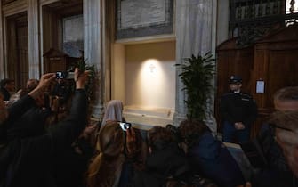 The tomb of Pope Francis at the Papal Basilica of Saint Mary Major in Rome, Italy, 27 April 2025. Pope Francis passed away on Easter Monday, 21 April 2025, at the age of 88.
ANSA/VATICAN MEDIA
+++ ANSA PROVIDES ACCESS TO THIS HANDOUT PHOTO TO BE USED SOLELY TO ILLUSTRATE NEWS REPORTING OR COMMENTARY ON THE FACTS OR EVENTS DEPICTED IN THIS IMAGE; NO ARCHIVING; NO LICENSING +++ NPK +++