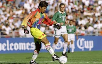 14 Jan 1996:  Jorge Campos of Mexico runs down the field during a Gold Cup game against Guatemala in San Diego, California.  Mexico won the game 1-0. Mandatory Credit: Stephen Dunn  /Allsport