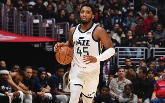 LOS ANGELES, CA - MARCH 29: Donovan Mitchell #45 of the Utah Jazz dribbles the ball during the game against the LA Clippers on March 29, 2022 at Crypto.Com Arena in Los Angeles, California. NOTE TO USER: User expressly acknowledges and agrees that, by downloading and/or using this Photograph, user is consenting to the terms and conditions of the Getty Images License Agreement. Mandatory Copyright Notice: Copyright 2022 NBAE (Photo by Adam Pantozzi/NBAE via Getty Images)