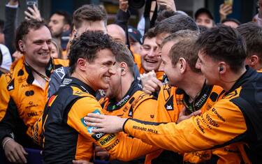 McLaren torna in testa al Mondiale piloti