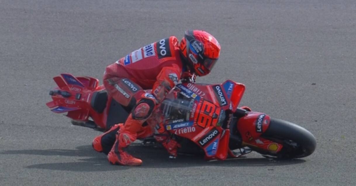 Marc Marquez, caduta nelle Pre-qualfiche di Silverstone. FOTO | Sky Sport