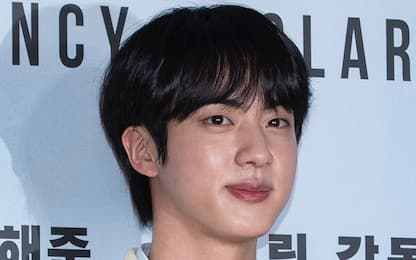 BTS, prima del servizio militare Jin pubblicherà il suo primo singolo