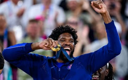 Embiid torna in Camerun e riceve un’altra medaglia