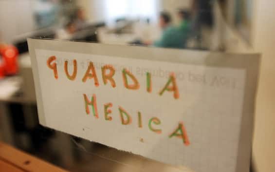falerna 69enne muore per strada dopo aver trovato chiusa la guardia medica da Tg24.sky.it falerna 69enne muore per strada dopo aver trovato chiusa la guardia medica