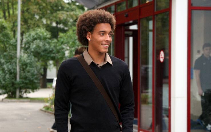 Axel Witsel nel giorno del passaggio dal Benfica allo Zenit S.Pietroburgo (Getty)