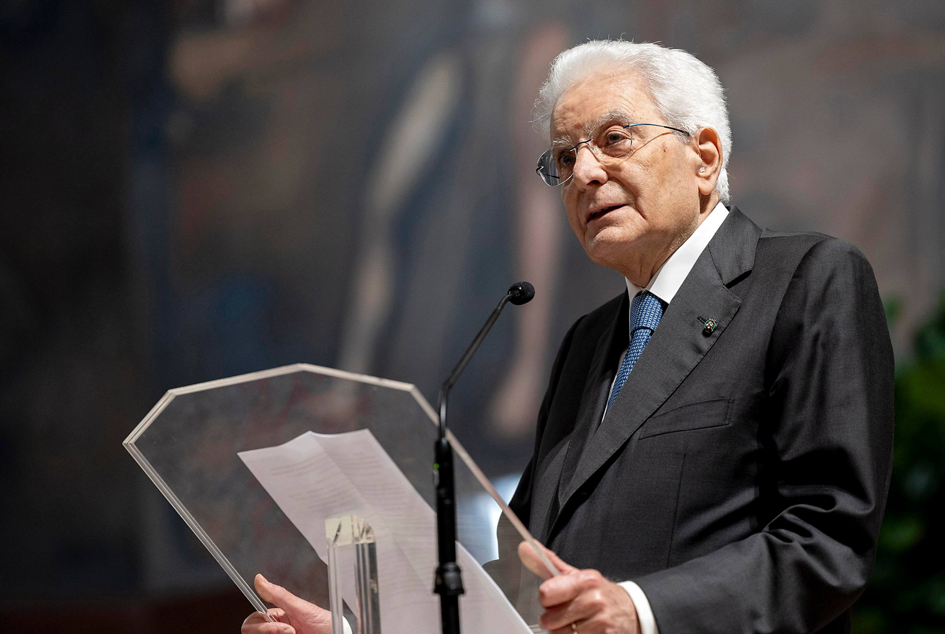 Il presidente della Repubblica, Sergio Mattarella, all'università La Sapienza per la celebrazione della Giornata del Laureato, Roma, 16 maggio 2024.
ANSA/UFFICIO STAMPA QUIRINALE/PAOLO GIANDOTTI
+++ ANSA PROVIDES ACCESS TO THIS HANDOUT PHOTO TO BE USED SOLELY TO ILLUSTRATE NEWS REPORTING OR COMMENTARY ON THE FACTS OR EVENTS DEPICTED IN THIS IMAGE; NO ARCHIVING; NO LICENSING +++ NPK +++