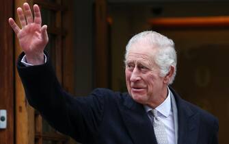 epa11112630 Britain's King Charles III departs the London Clinic In London, Britain, 29 January 2024. King Charles III left hospital following treatment for an enlarged prostate.  EPA/ANDY RAIN