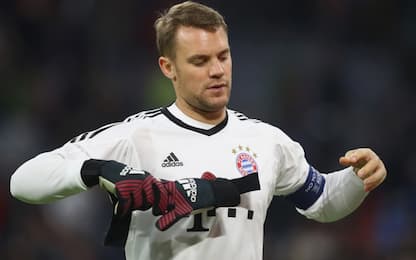 Bayern, Neuer: stop più lungo del previsto