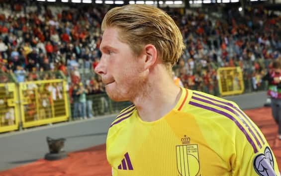 https://static.sky.it/editorialimages/8a719c5370e4e2555d60776d9062d4efd8eb143e/skysport/it/calcio/calciomercato/video/2025/06/09/napoli-de-bruyne-calciomercato-news/ansa_de_bruyne_belgio.jpg?im=Resize,width=565