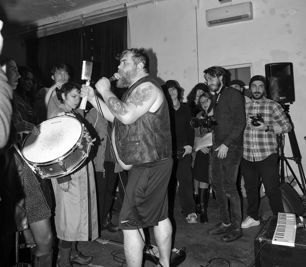 Performance Benassi photo by Francesco Capitani
