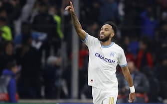 epa11205223 Pierre-Emerick Aubameyang of Olympique Marseille celebrates scoring the 3-0 goal during the UEFA Europa League Round of 16 first leg soccer match between Olympique Marseille and Villarreal in Marseille, France, 07 March 2024.  EPA/GUILLAUME HORCAJUELO