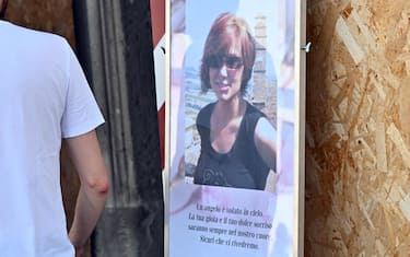 Un momento dei funerali di Sharon Verzeni, la 33enne uccisa in strada a Terno d'Isola, a Bottanuco nel Bergamasco, 3 agosto 2024. ANSA/MICHELE MARAVIGLIA