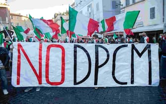 Roma, manifestazione delle Mascherine Tricolore contro il Dpcm anti Covid-19
