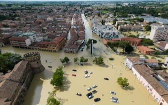 Una veduta dall'alto delle strade del centro di Lugo allagate a causa dell'alluvione, Lugo (Ravenna), 18 maggio 2023. ANSA/EMANUELE VALERI