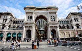 Galleria Vittorio Emanuele II imbrattata nella notte a Milano, 8 agosto 2023.ANSA/MOURAD BALTI TOUATI


