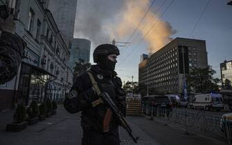 Un militare a Kiev