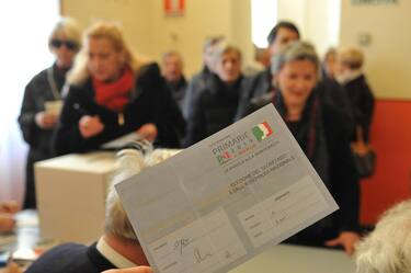 Voting operations in the primary elections for the national secreteriat of the Italian Democratic Party (Partito Democratico, PD), in Turin, Italy, 03 March 2019.
ANSA/ALESSANDRO DI MARCO