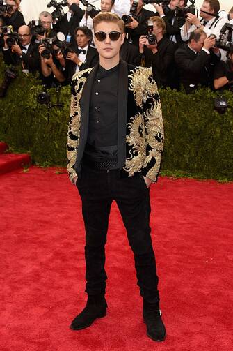 NEW YORK, NY - MAY 04:  Justin Bieber attends the "China: Through The Looking Glass" Costume Institute Benefit Gala at the Metropolitan Museum of Art on May 4, 2015 in New York City.  (Photo by Larry Busacca/Getty Images)
