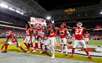 epa08189605 Kansas City Chiefs players celebrate an interception in the final minutes against the San Francisco 49ers shortly before winning the National Football League Super Bowl LIV at Hard Rock Stadium in Miami Gardens, Florida, USA, 02 February 2020.  EPA/LARRY W. SMITH