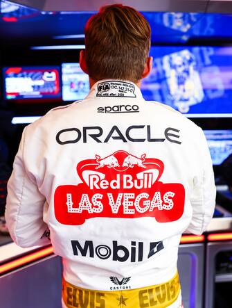 LAS VEGAS, NEVADA - NOVEMBER 18: Max Verstappen of the Netherlands and Oracle Red Bull Racing prepares to drive in the garage prior to the F1 Grand Prix of Las Vegas at Las Vegas Strip Circuit on November 18, 2023 in Las Vegas, Nevada. (Photo by Mark Thompson/Getty Images)