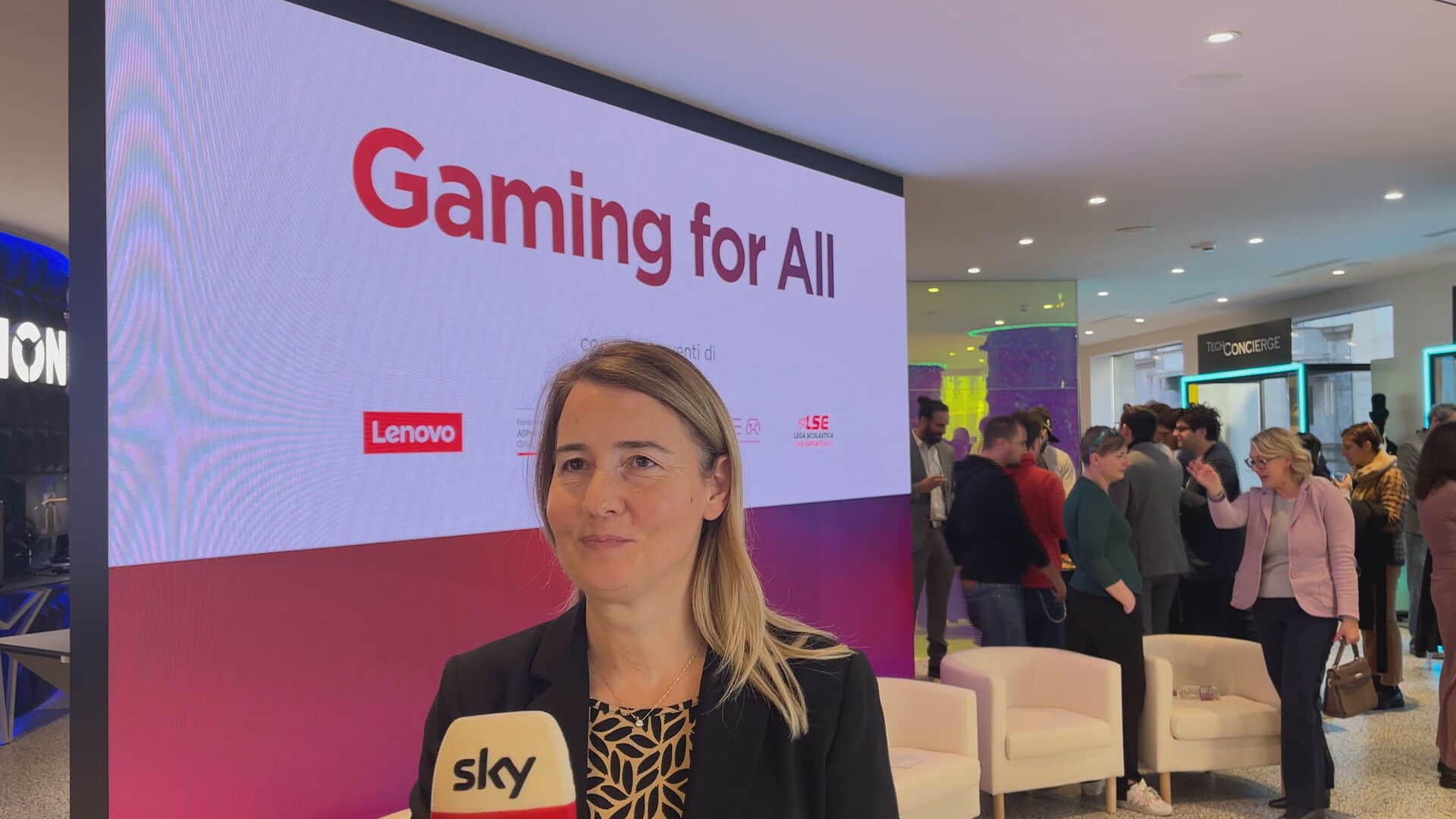 Manuela Lavezzari, Education Marketing Director EMEA Lenovo Manuela Lavezzari, Education Marketing Director EMEA Lenovo