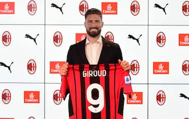 17 luglio 2021: Giroud al Milan, un giro alla storia