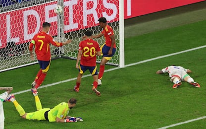 Euro 2024, l’Italia perde 1-0 contro la Spagna: autogol di Calafiori