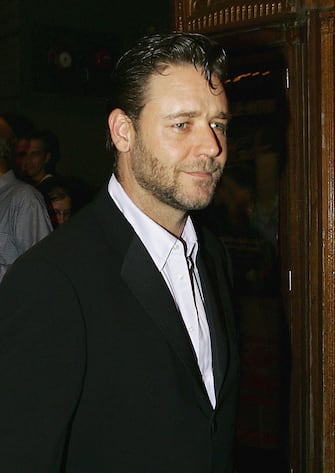 SYDNEY, NSW - APRIL 27:  Actor Russell Crowe arrives at the Tap Dogs Opening Night at the State Theatre April 27, 2005 in Sydney, Australia.  (Photo by Cameron Spencer/Getty Images)