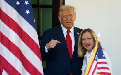 epa12037068 US President Donald Trump (L) greets Italian Prime Minister Giorgia Meloni (R) at the White House, Washington, DC, USA, 17 April 2025.  EPA/WILL OLIVER